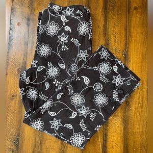 Ann Taylor LOFT Brown And White Floral Pants Size 2P